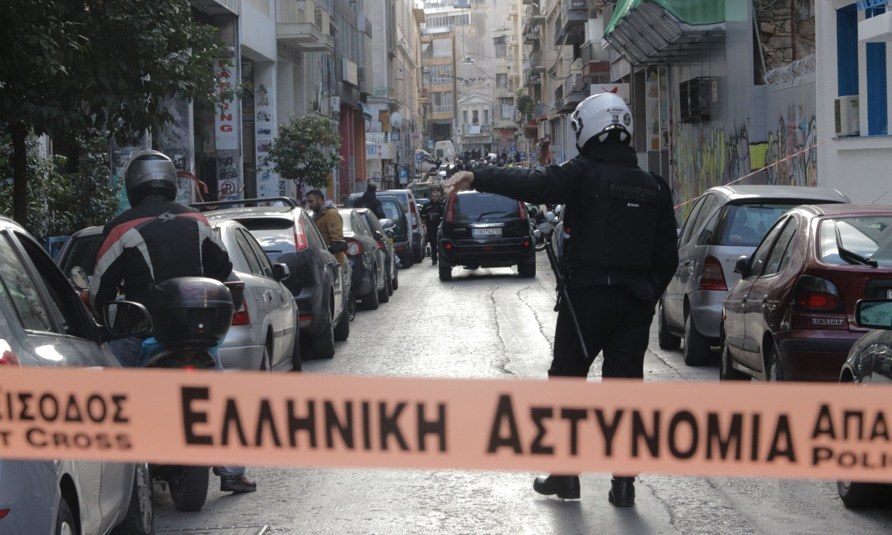 ΔΙΠΛΗ ΓΥΝΑΙΚΟΚΤΟΝΙΑ ΣΤΗ ΧΩΡΑ ΜΑΣ – ΓΙΟΣ ΣΚΟΤΩΣΕ ΜΑΝΑ ΚΑΙ ΑΔΕΡΦΗ