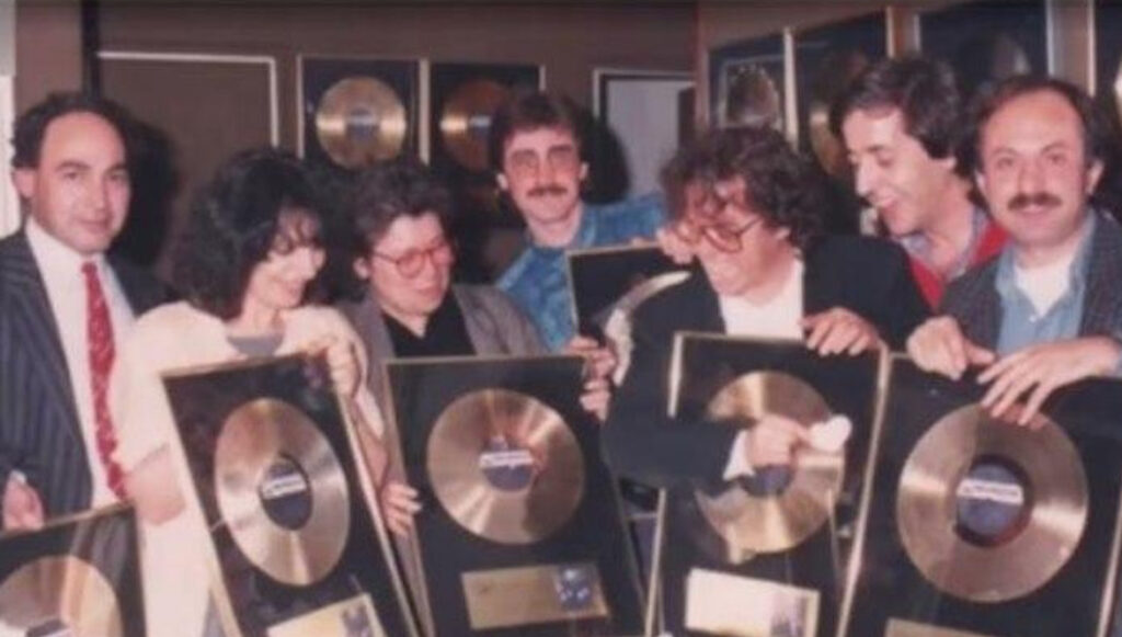 «Έφυγε» στα 35: Ο πιο ταπεινός Έλληνας τραγουδιστής μας χάρισε το κομμάτι που αγαπήσαμε