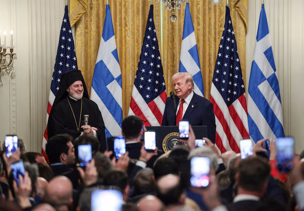 ΣΥΝΑΓΕΡΜΟΣ: ΕΚΤΑΚΤΗ ΑΝΑΚΟΙΝΩΣΗ ΤΡΑΜΠ – “ΤΟΥΣ ΕΛΛΗΝΕΣ ΘΑ ΤΟΥΣ…”