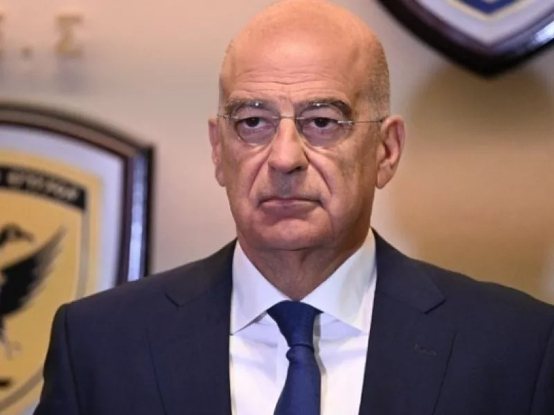 Επικοινωνία Δένδια με τον Υπουργό Άμυνας των ΗΑΕ – Τι συζητήθηκε για τους Έλληνες