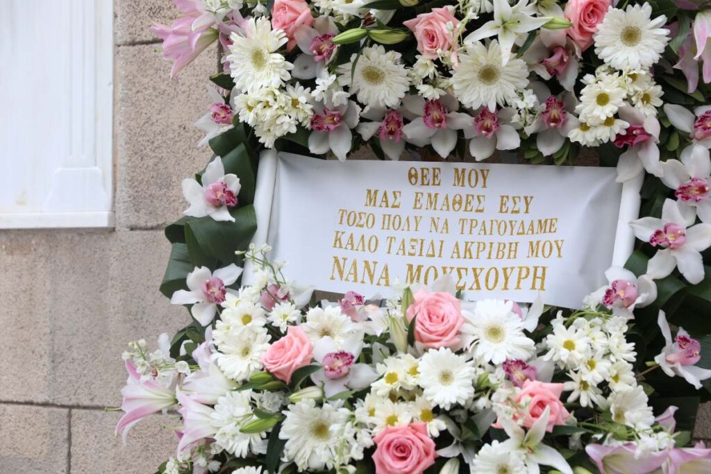 Κηδεία Μαρινέλλας: Μόλις μαθεύτnκε τι συνέβn όταν άνοιξε το φέρετρο – «Ήταν μια κούκλα»