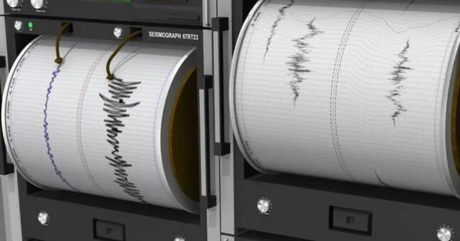 Σεισμός 5,3 Ρίχτερ ξεσήκωσε τον κόσμο από τα κρεβάτια – Έξω στους δρόμους οι κάτοικοι με τους μετασεισμούς να συνεχίζονται