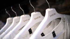 Shein: Σάλος με επικίνδυνες ουσίες σε ρούχα – Πόσο ασφαλή είναι για την υγεία