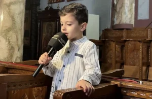 Συγκίνηση με τον 5χρονο Ταξιάρχη που ψέλνει με αγγελική φωνή και θέλει να γίνει ιερέας