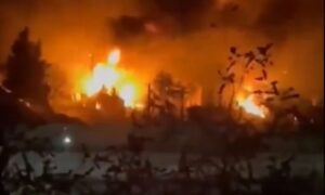 ΗΧΗΣΑΝ ΟΙ ΣΕΙΡΗΝΕΣ ΤΟΥ ΠΟΛΕΜΟΥ: ΝΕΑ ΜΑΖΙΚΗ ΕΠΙΘΕΣΗ