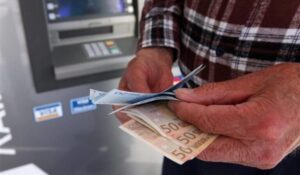 Ανακοινώθηκε για συντάξεις: Ο κρυφός κόφτης στις αυξήσεις