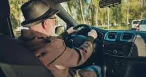 Τέλος στα διπλώματα οδήγησης σε αυτές τις ηλικίες