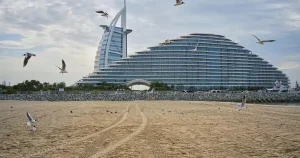 Το Ντουμπάι «αργοσβήνει» – Σε 48 ώρες τελειώνει το νερό – Οργιάζουν οι φήμες για capital controls