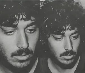 Όλοι ψάχνουν να βρουν ποιος είναι – Ζωντανός Πασίγνωστος Έλληνας θρύλος σε νεαρή ηλικία