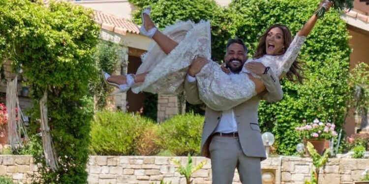 Επτά χρόνια γάμου για Λασκαράκη – Σουλτάτο: «Όσα χρόνια κι αν περάσουν, θα σε σηκώνω πάντα ψηλά»