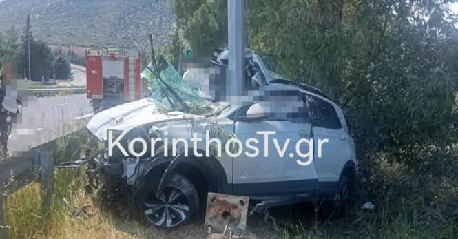 Φρικτό τροχαίο στην Εθνική Οδό – Αυτοκίνητο καρφώθηκε σε κολώνα – Νεκρή η οδηγός