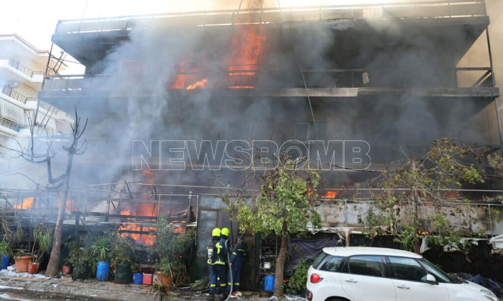 ΕΚΤΑΚΤΟ: Μεγάλη φωτιά μέσα στην Αθήνα τώρα – Καίγονται καταστήματα – Συναγερμός στη Πυροσβεστική