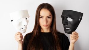 Δύο βασικά συμπτώματα σχιζοφρένειας που «γεννά» το ταραγμένο μυαλό που αξίζει να γνωρίζουμε