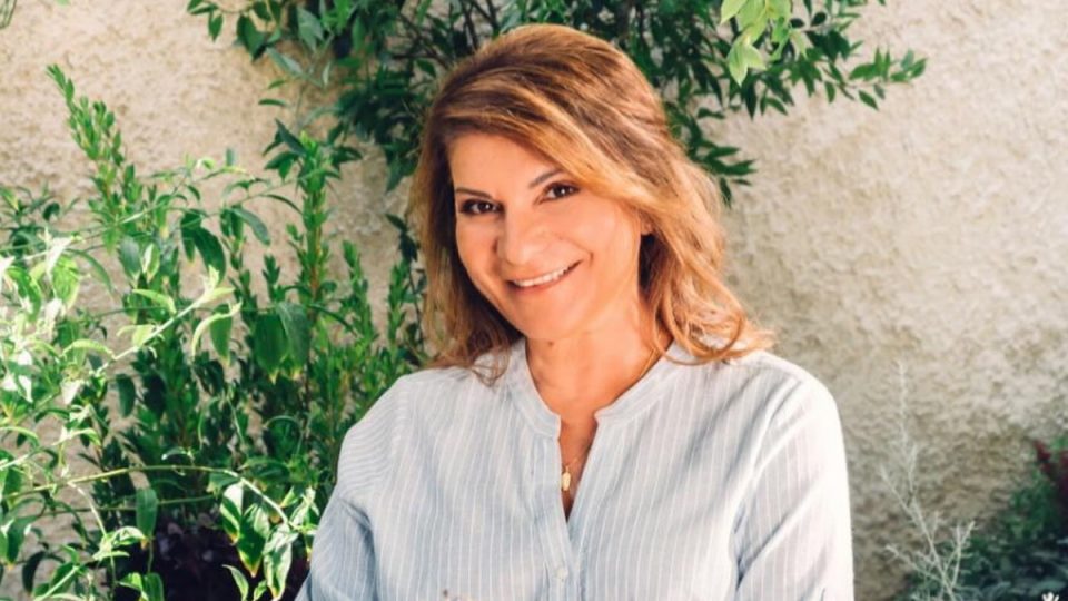 Κόκκινα αυγά χωρίς σημάδια και «νερά» – Το μυστικό της Αργυρώς Μπαρμπαρίγου για τέλειο αποτέλεσμα