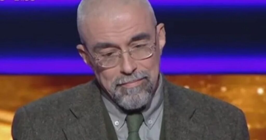 ΕΚΤΑΚΤΟ: ΜΟΛΙΣ ΜΑΘΕΥΤΗΚΕ ΓΙΑ ΤΟΝ ΔΑΣΚΑΛΟ ΤΟΥ “ΕΚΑΤΟΜΜΥΡΙΟΥΧΟΥ” – ΔΥΣΤΥΧΩΣ…