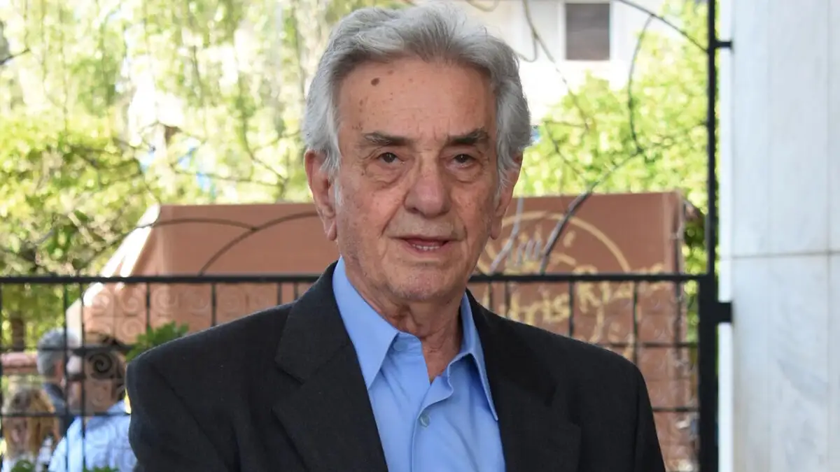 Έπεσε η αυλαία: Μόλις ανακοινώθnκε - Πέθαvε ένας από τους σπουδαιότερους Έλληνες ηθοποιούς