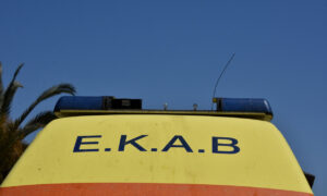 Σφοδρή σύγκρουση ΙΧ με δίκυκλο – Ο μοτοσικλετιστής δυστυχώς…