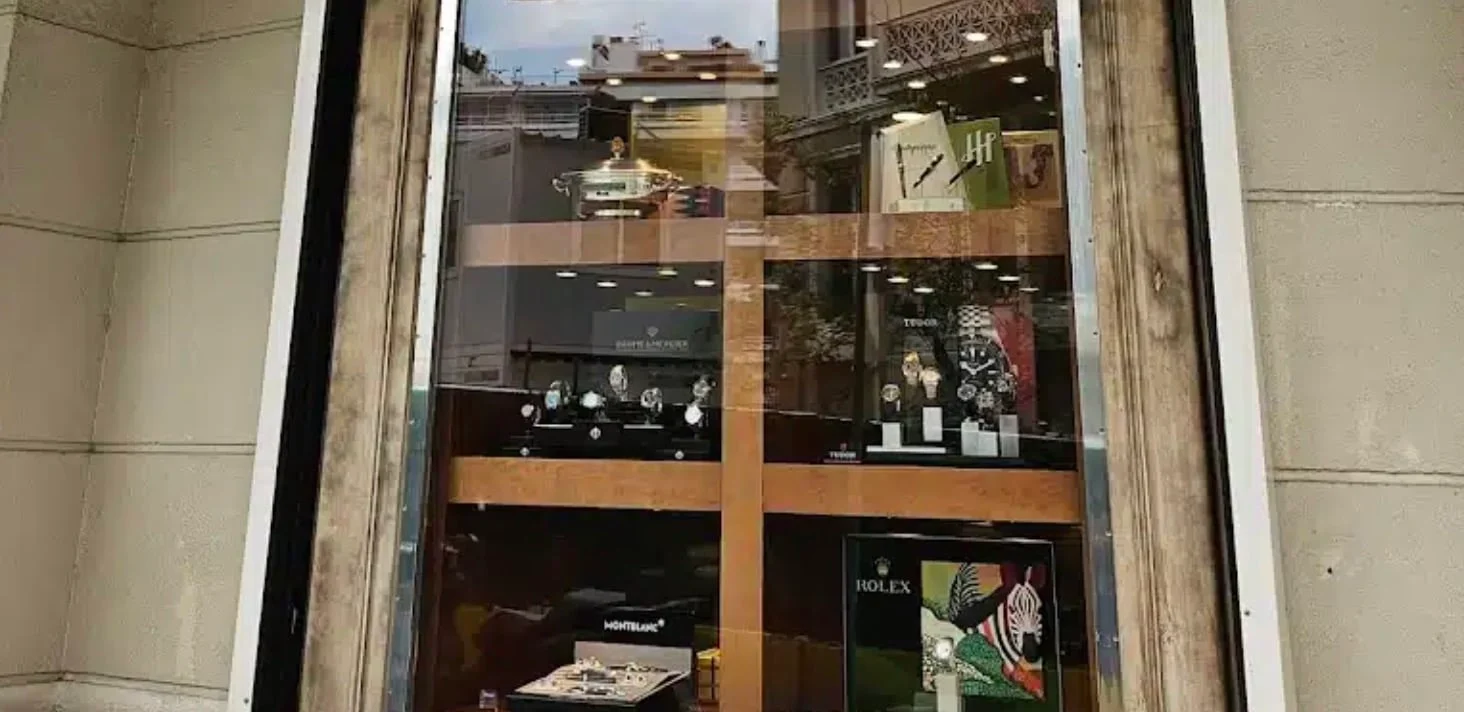 ΠΕΘΑΝΕ Ο ΙΔΙΟΚΤΗΤΗΣ ΠΑΣΙΓΝΩΣΤΟΥ ΚΟΣΜΗΜΑΤΟΠΩΛΕΙΟΥ ΣΤΗΝ ΕΛΛΑΔΑ