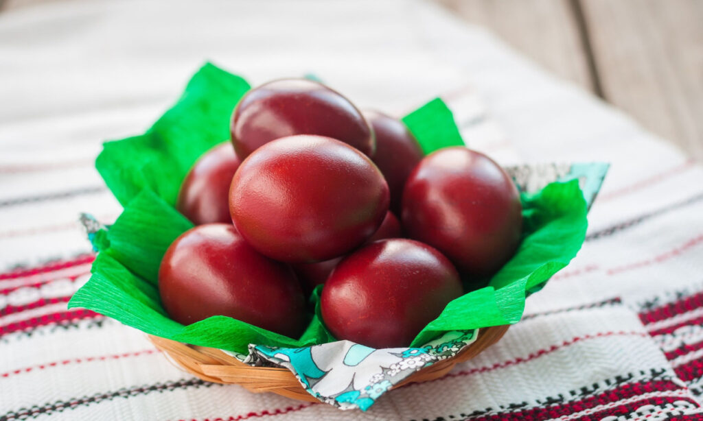 Ανατροπή: Πόσο διαρκούν τα βρασμένα αυγά εκτός ψυγείου