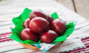 Ανατροπή: Πόσο διαρκούν τα βρασμένα αυγά εκτός ψυγείου