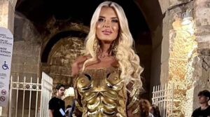 Μαρίνα Σταυράκη: Πώς στα 58 δείχνει 30; Τα μυστικά ομορφιάς της