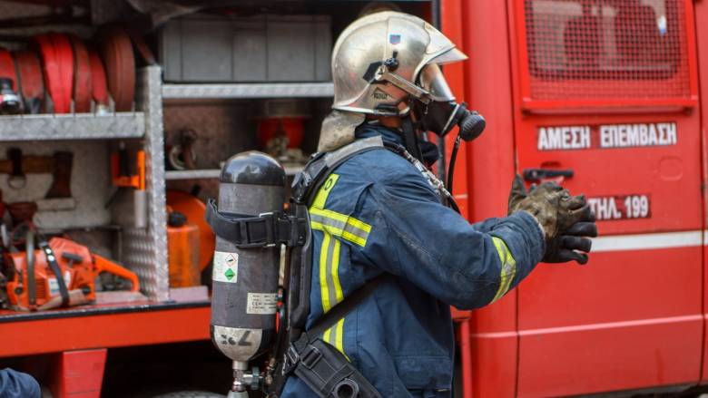 Στις φλόγες κτίριο στον Στρόβολο, εμπρησμό βλέπουν οι Αρχές