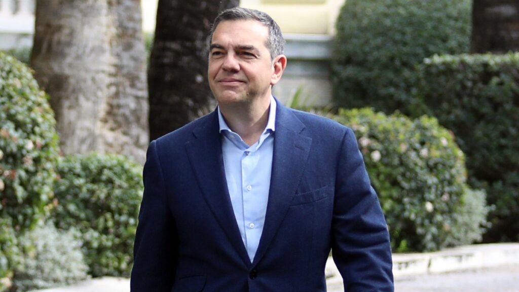 Ο Τσίπρας κάνει την μεταγραφή που αλλάζει τα δεδομένα μέσα από τα χέρια του ΠΑΣΟΚ