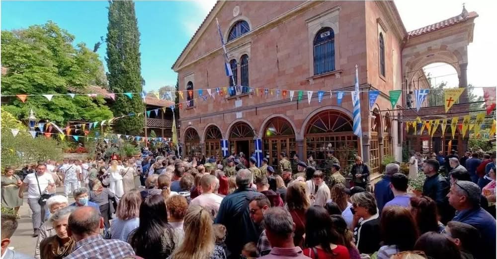 Μανταμάδος: Πάνω από 40.000 προσκυνητές για τον Ταξιάρχη – Το μεγάλο πανηγύρι της πίστης κορυφώνεται στη Λέσβο