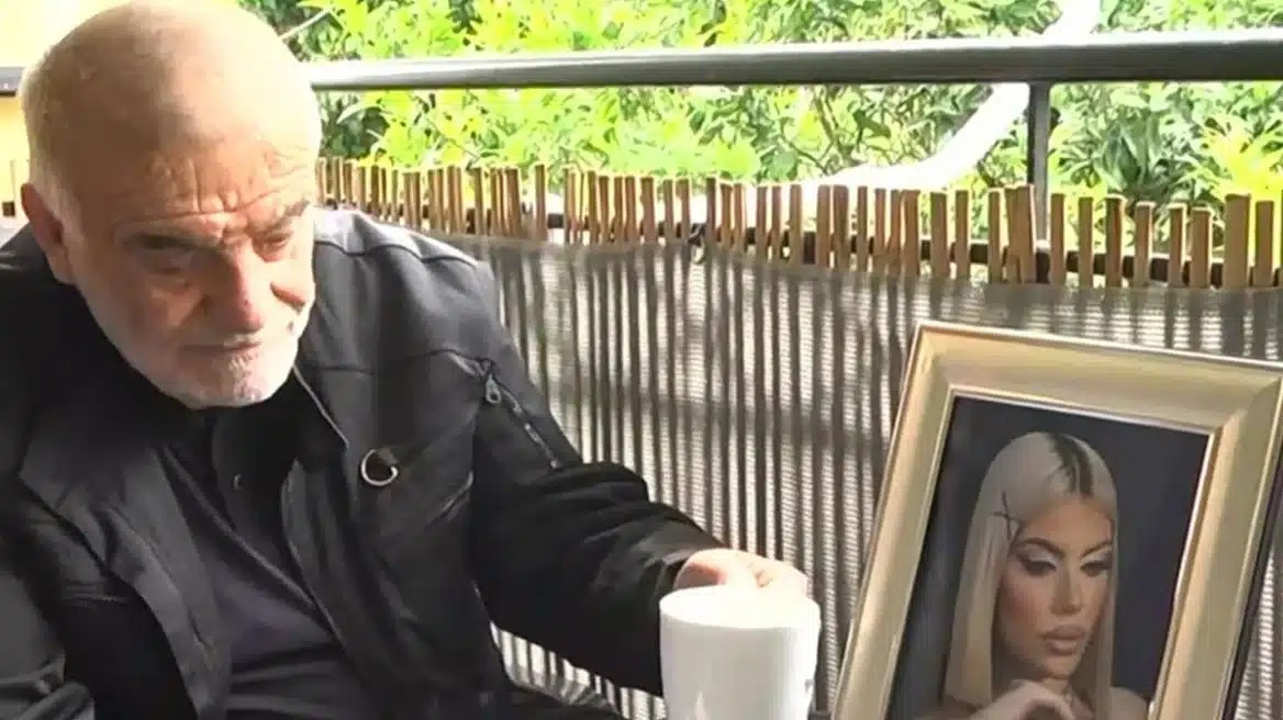 «Τη συμβούλευα, την καμάρωνα, δεν μπορώ να το αντέξω»: Ράκος ο πατέρας της Μυρτώς μετά το τρισάγιο στην Κεφαλονιά