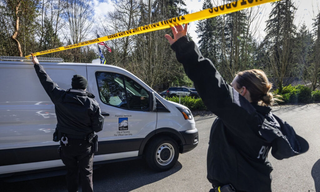 ΕΚΤΑΚΤΟ ΤΩΡΑ – ΠΥΡΟΒΟΛΙΣΜΟΙ ΣΕ ΠΑΡΚΟ – ΑΝΑΦΟΡΕΣ ΓΙΑ ΠΟΛΛΟΥΣ ΤΡΑΥΜΑΤΙΕΣ