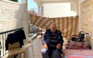 Πέθανε ο ανάπηρος 84χρονος που του είχαν κάνει έξωση από το σπίτι του στη Χαλκιδική
