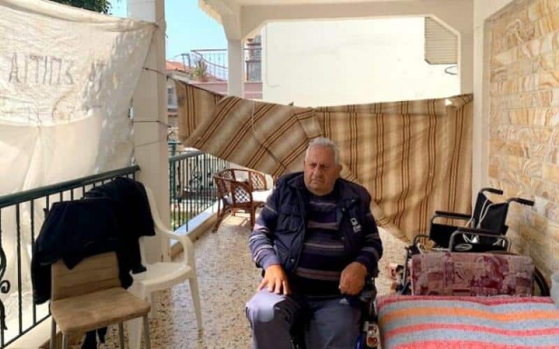 Πέθανε ο ανάπηρος 84χρονος που του είχαν κάνει έξωση από το σπίτι του στη Χαλκιδική