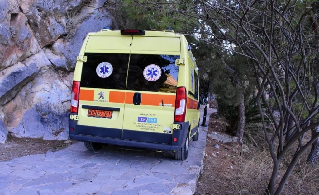 ΕΚΤΑΚΤΟ – Πήγε στο νοσοκομείο με δύσπνοια και πυρετό, περίμενε στην ουρά και πέθανε