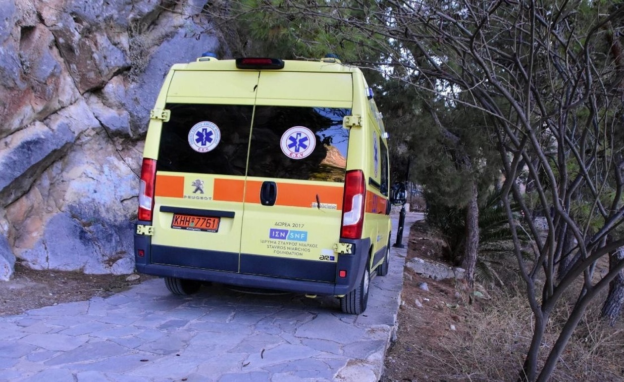 ΕΚΤΑΚΤΟ – Πήγε στο νοσοκομείο με δύσπνοια και πυρετό, περίμενε στην ουρά και πέθανε