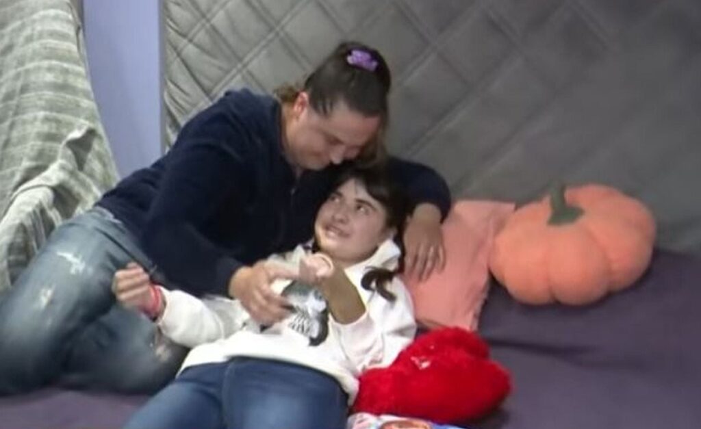 Αδιανόητο! Η οικογένεια της Αλεξίας υποχρεούται να πληρώνει το φαγητό του δράστη που την άφησε ανάπηρη