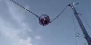 Τρόμος σε λούνα παρκ: Έσπασε ιμάντας παιχνιδιού και τραυματίστηκαν 4 άτομα (video)