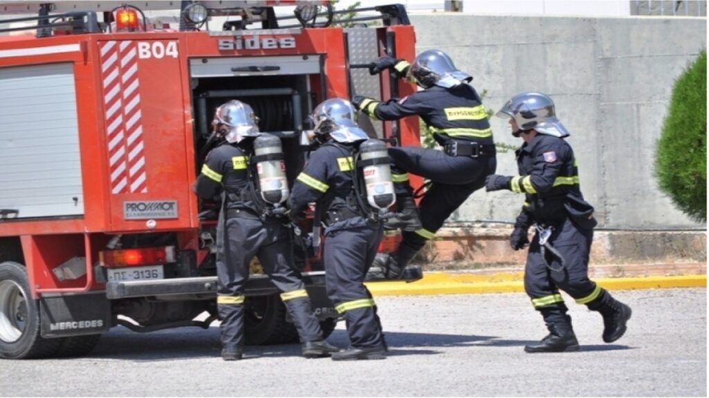 Μεγάλη φωτιά ΤΩΡΑ στο ΣΕΦ – Διακόπηκε η κυκλοφορία