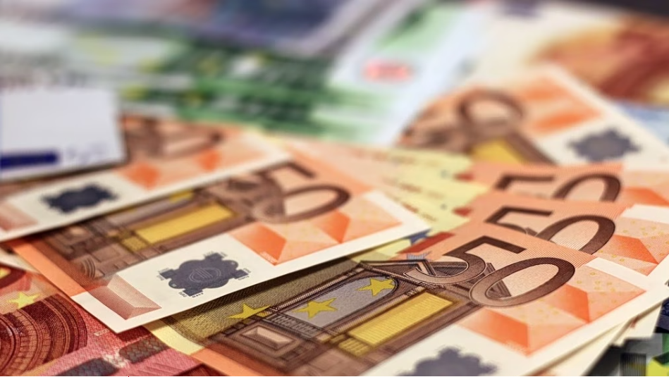 ΑΠΙΣΤΕΥΤΟ: 418€ κάθε μήνα χωρίς δουλειά!