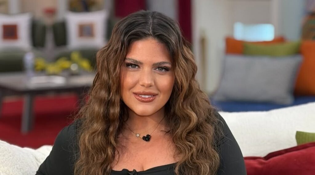 Δανάη Μπάρκα: Αποχώρησε ξαφνικά από τη θεατρική παράσταση «Του αγοριού απέναντι» – Ο λόγος και η αντικαταστάτριά της