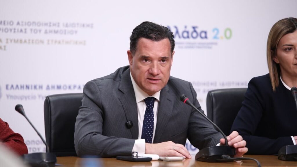 Άδωνις Γεωργιάδης: Απειλεί να «ξεμπροστιάσει» βουλευτές τις αντιπολίτευσης που του έχουν ζητήσει ρουσφέτια – “Οποιος τολμήσει θα…”