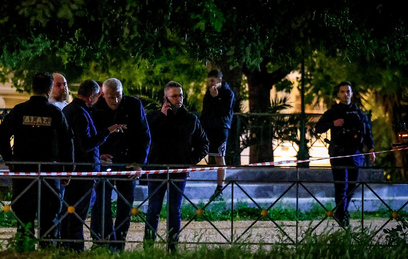 Νεκρός 25χρονος στον Άγιο Δημήτριο: Σπαρακτικές στιγμές, κατέρρευσε η μητέρα του