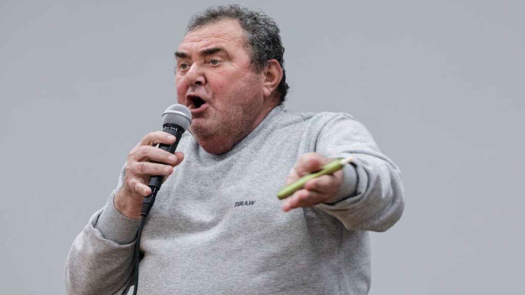 Αγροτοσυνδικαλιστής είπε μεγάλες αλήθειες για τα λιπάσματα και το πετρέλαιο και έριξε και ατάκα φωτιά για τους βουλευτές