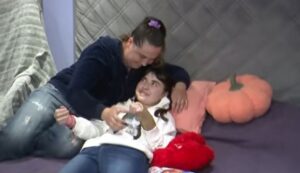 Αδιανόητο! Η οικογένεια της Αλεξίας υποχρεούται να πληρώνει το φαγητό του δράστη που την άφησε ανάπηρη