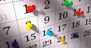 Αργίες: Ο μήνας που συνδυάζει δύο τριήμερα και το μοναδικό τετραήμερο του 2026