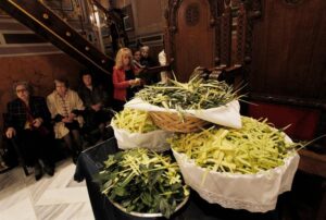 Πως χρησιμοποιούμε τα Βάγια της Κυριακής των Βαΐων; Τι τα κάνουμε και πως τα φυλάμε στο σπίτι;