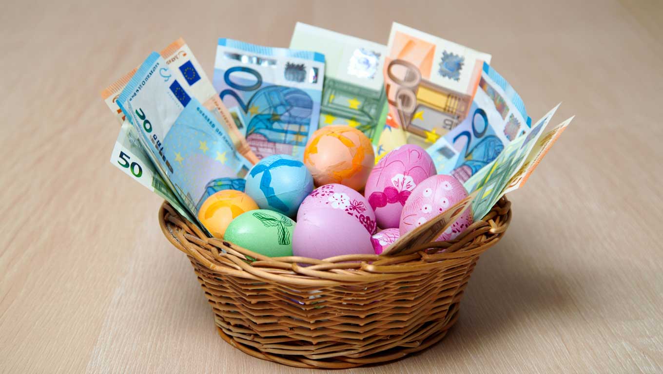 ΕΠΙΔΟΜΑ ΠΑΣΧΑ 300 ΕΥΡΩ ΚΑΙ ΧΑΜΟΓΕΛΑ ΓΙΑ ΤΟΥΣ ΣΥΝΤΑΞΙΟΥΧΟΥΣ