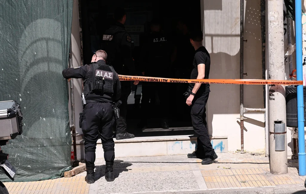 Μετά τον ΕΦΚΑ, ο ηλικιωμένος πήγε με ταξί στη Λουκάρεως και πυροβόλησε άλλους τρεις ανθρώπους