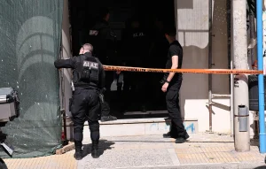 Μετά τον ΕΦΚΑ, ο ηλικιωμένος πήγε με ταξί στη Λουκάρεως και πυροβόλησε άλλους τρεις ανθρώπους