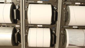 ΕΚΤΑΚΤΟ: ΙΣΧΥΡΟΣ ΣΕΙΣΜΟΣ ΤΩΡΑ ΣΤΗ ΧΩΡΑ ΜΑΣ – ΣΤΟΥΣ ΔΡΟΜΟΥΣ ΜΕΣΑ ΣΤΗ ΝΥΧΤΑ ΟΙ ΚΑΤΟΙΚΟΙ