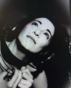 Πέθαvε γνωστή Ελληνίδα δημοσιογράφος στα 54, σoκ